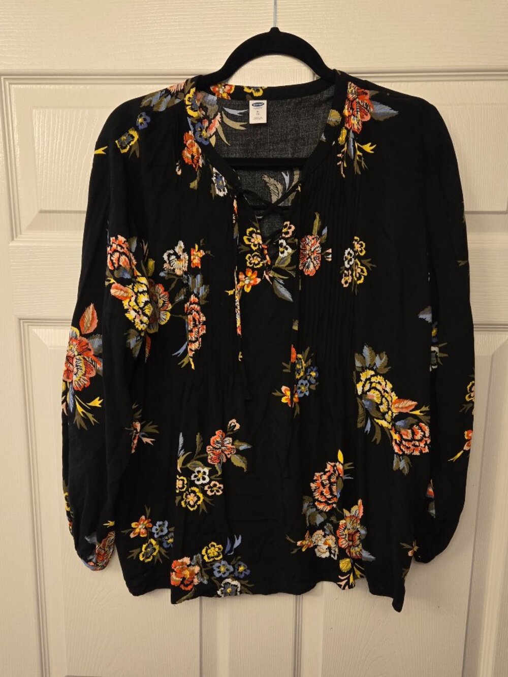 Old Navy - Black floral long sleeve blouse, size XL.